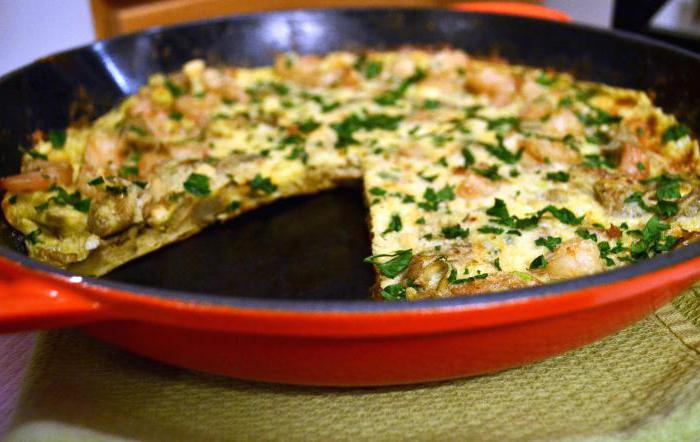 Jak připravit omeletu v pánvi? Recept s klobásou a jejími variacemi