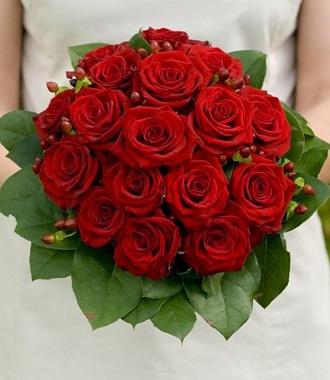 Svatební svatební kytice je malý přírůstek velké události