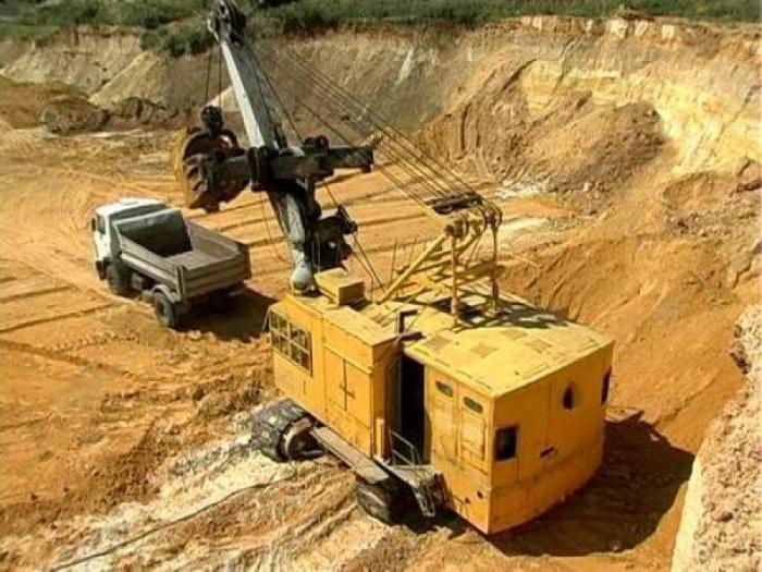 Minerály oblasti Irkutsk: zlato, uhlí, železná ruda. Zlatá ložiska Sukhoi Log. Slyudyanskoye uložení mramoru
