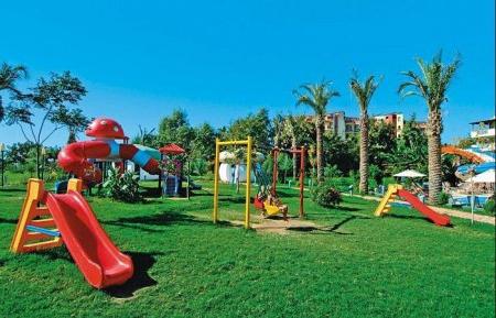 dětské hřiště v hotelu "Arancy Resort" 